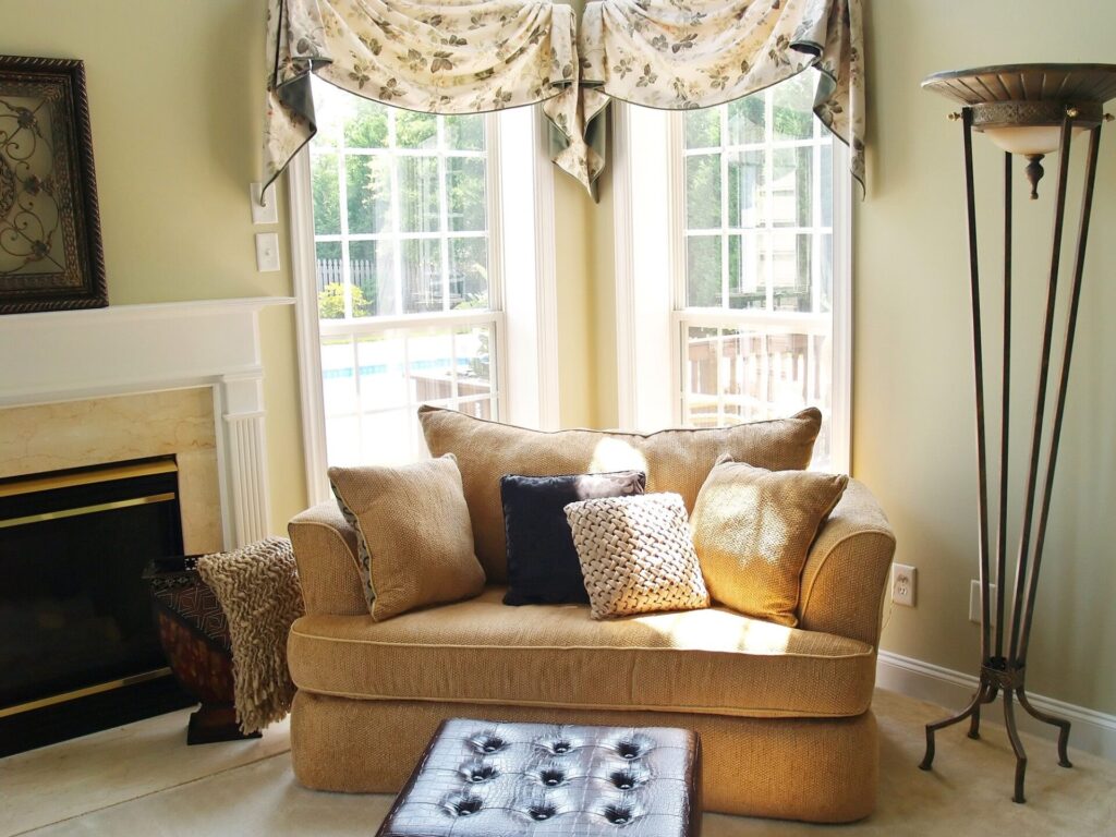 Valances & Cornices